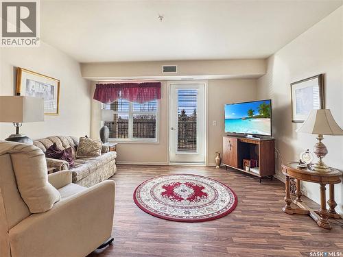 317 1802 106Th Street, North Battleford, SK - Indoor Photo Showing Living Room