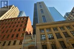 4211 - 70 TEMPERANCE STREET  Toronto, ON M5H 0B1