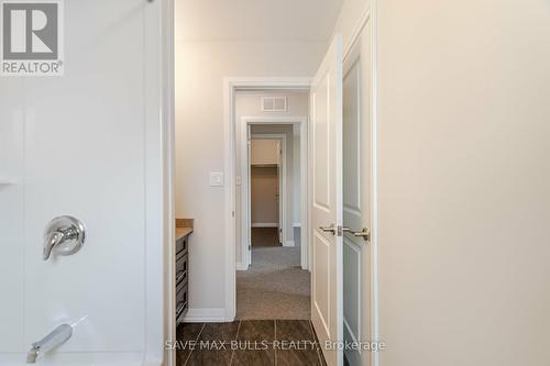 7381 Matteo Drive, Niagara Falls, ON - Indoor Photo Showing Other Room