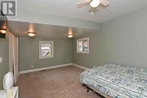 9599 Pleasant Road, Lambton Shores (Kettle Point), ON - Indoor Photo Showing Bedroom