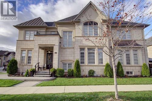 135 ZACHARY CRESCENT  Oakville, ON L6H 0W1