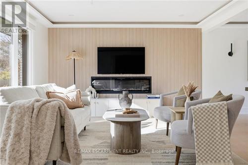 257 Strathcona Drive, Burlington, ON - Indoor Photo Showing Living Room