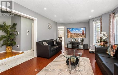161 Tiller Trail, Brampton, ON - Indoor Photo Showing Living Room