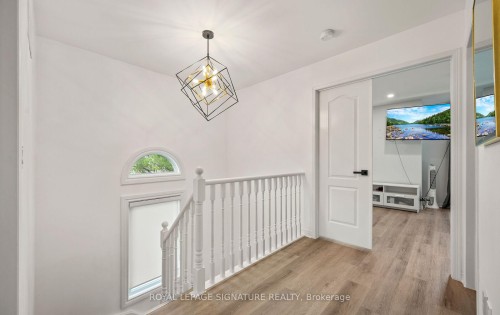 2320 Strawfield Court, Oakville, ON - Indoor Photo Showing Other Room