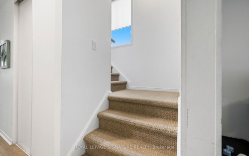 2320 Strawfield Court, Oakville, ON - Indoor Photo Showing Other Room