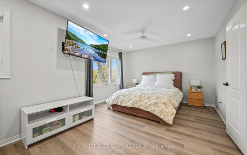 2320 Strawfield Court, Oakville, ON - Indoor Photo Showing Bedroom