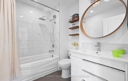 2320 Strawfield Court, Oakville, ON - Indoor Photo Showing Bathroom