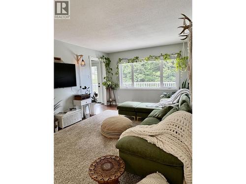 1015 Frederick Street, Prince Rupert, BC - Indoor Photo Showing Living Room