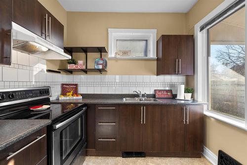 694 Aberdeen Avenue, Winnipeg, MB - Indoor Photo Showing Kitchen With Double Sink