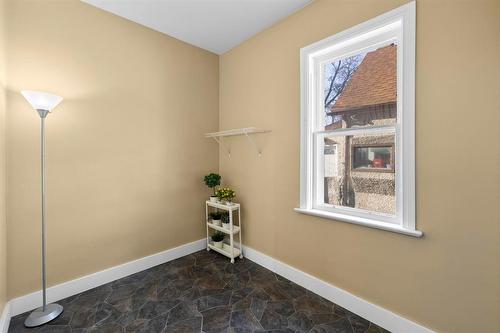 694 Aberdeen Avenue, Winnipeg, MB - Indoor Photo Showing Other Room