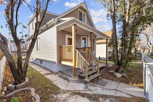 694 Aberdeen Avenue, Winnipeg, MB - Outdoor