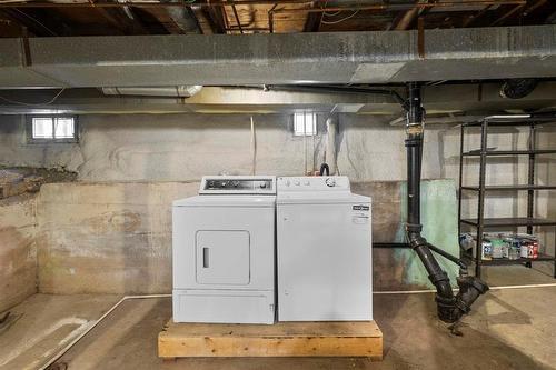 694 Aberdeen Avenue, Winnipeg, MB - Indoor Photo Showing Laundry Room