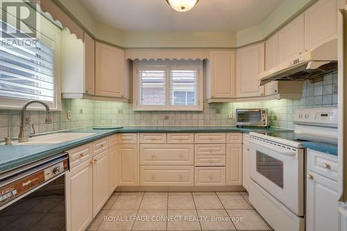 17 Altair Avenue, Toronto, ON - Indoor Photo Showing Kitchen