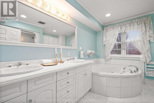 25 Prinyers Cove Crescent, Prince Edward County (North Marysburg Ward), ON - Indoor Photo Showing Bathroom