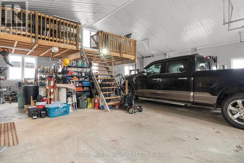 25 Prinyers Cove Crescent, Prince Edward County (North Marysburg Ward), ON - Indoor Photo Showing Garage