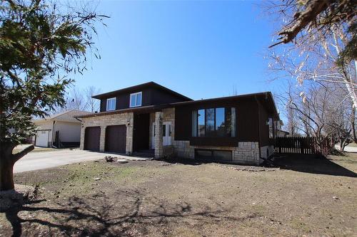 77 Guymer Crescent, The Pas, MB - Outdoor