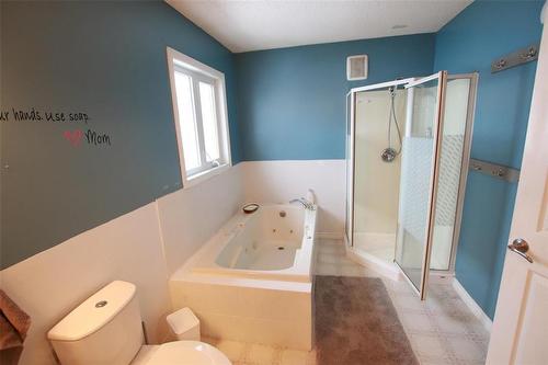 Upper level main bathroom - 77 Guymer Crescent, The Pas, MB - Indoor Photo Showing Bathroom