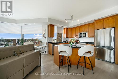 1004 - 15 St Andrew Street, Brockville, ON - Indoor Photo Showing Kitchen