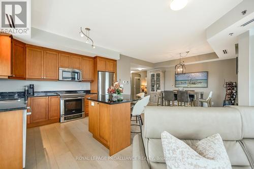 1004 - 15 St Andrew Street, Brockville, ON - Indoor Photo Showing Kitchen