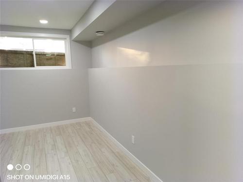 647 Toronto Street, Winnipeg, MB - Indoor Photo Showing Other Room