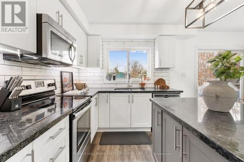 93 Markham Trail, Clarington (Bowmanville), ON - Indoor Photo Showing Kitchen With Upgraded Kitchen