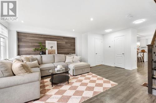 93 Markham Trail, Clarington (Bowmanville), ON - Indoor Photo Showing Living Room
