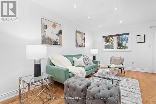 3837 Densbury Drive, Mississauga, ON - Indoor Photo Showing Living Room