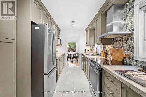 3837 Densbury Drive, Mississauga, ON - Indoor Photo Showing Kitchen With Upgraded Kitchen