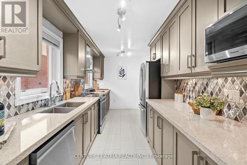 3837 Densbury Drive, Mississauga, ON - Indoor Photo Showing Kitchen With Double Sink With Upgraded Kitchen