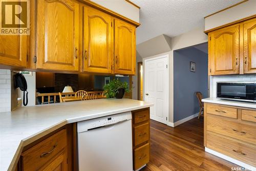 122 Groome Avenue, Regina, SK - Indoor Photo Showing Kitchen