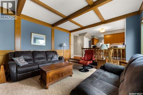 122 Groome Avenue, Regina, SK - Indoor Photo Showing Living Room