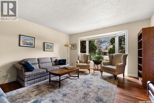 122 Groome Avenue, Regina, SK - Indoor Photo Showing Living Room