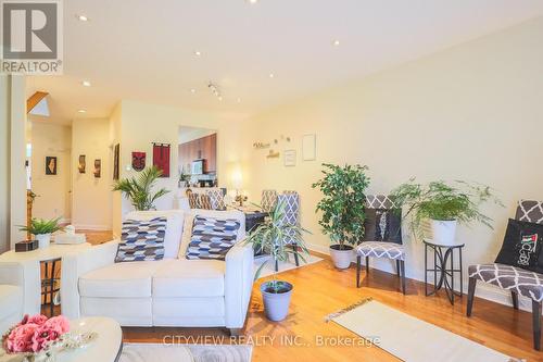 3593 Kariya Drive, Mississauga, ON - Indoor Photo Showing Living Room