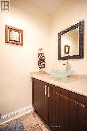 3593 Kariya Drive, Mississauga, ON - Indoor Photo Showing Bathroom