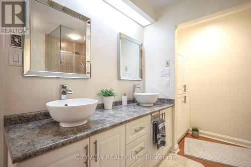 3593 Kariya Drive, Mississauga, ON - Indoor Photo Showing Bathroom