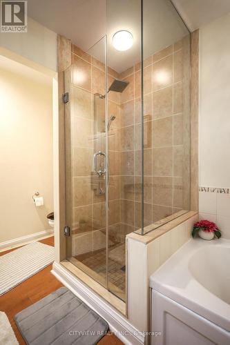 3593 Kariya Drive, Mississauga, ON - Indoor Photo Showing Bathroom