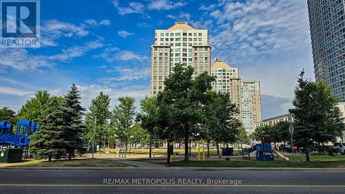 2210 - 1 Lee Centre Drive, Toronto, ON - Outdoor