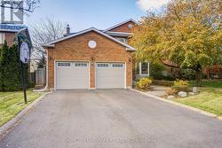 1124 CREEKSIDE DRIVE  Oakville, ON L6H 4Z5