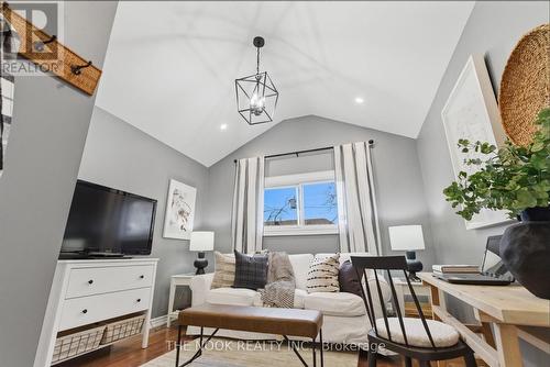 135 Admiral Road, Ajax (South East), ON - Indoor Photo Showing Living Room