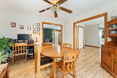 Coin-repas - 240 Ch. De Brome, Lac-Brome, QC 