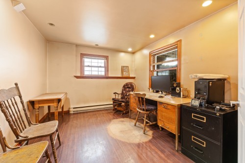 Bureau - 240 Ch. De Brome, Lac-Brome, QC 