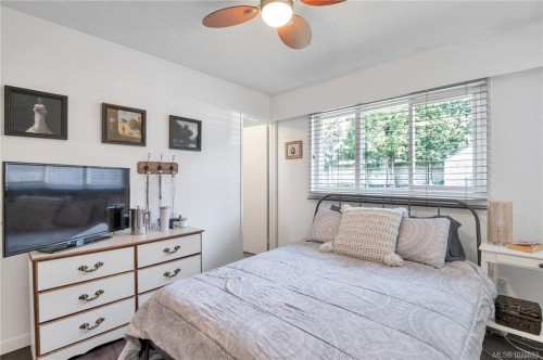 688 Glenalan Rd, Campbell River, BC 