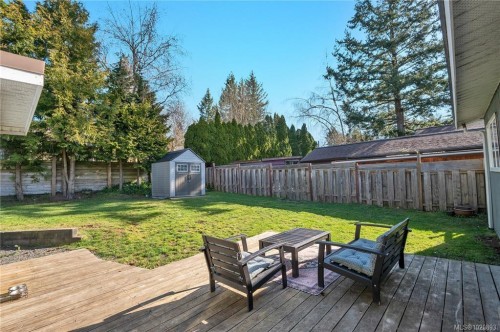 688 Glenalan Rd, Campbell River, BC 