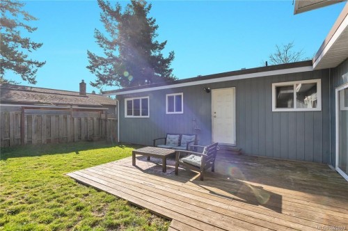 688 Glenalan Rd, Campbell River, BC 