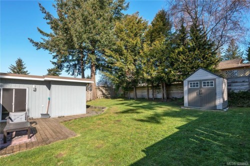 688 Glenalan Rd, Campbell River, BC 