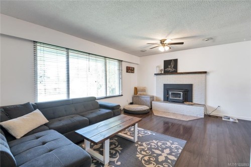 688 Glenalan Rd, Campbell River, BC 