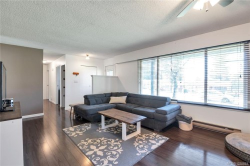 688 Glenalan Rd, Campbell River, BC 