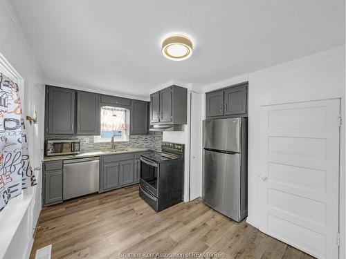 27 Eighth Street, Chatham, ON 