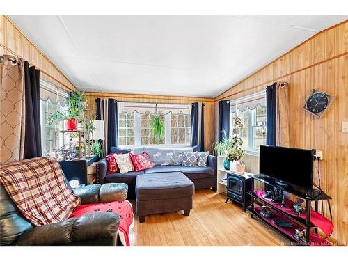 71 Chestnut St, Minto, NB 