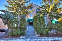 202-4330 Rue de la Seine  Laval (Chomedey), QC H7W 2S3